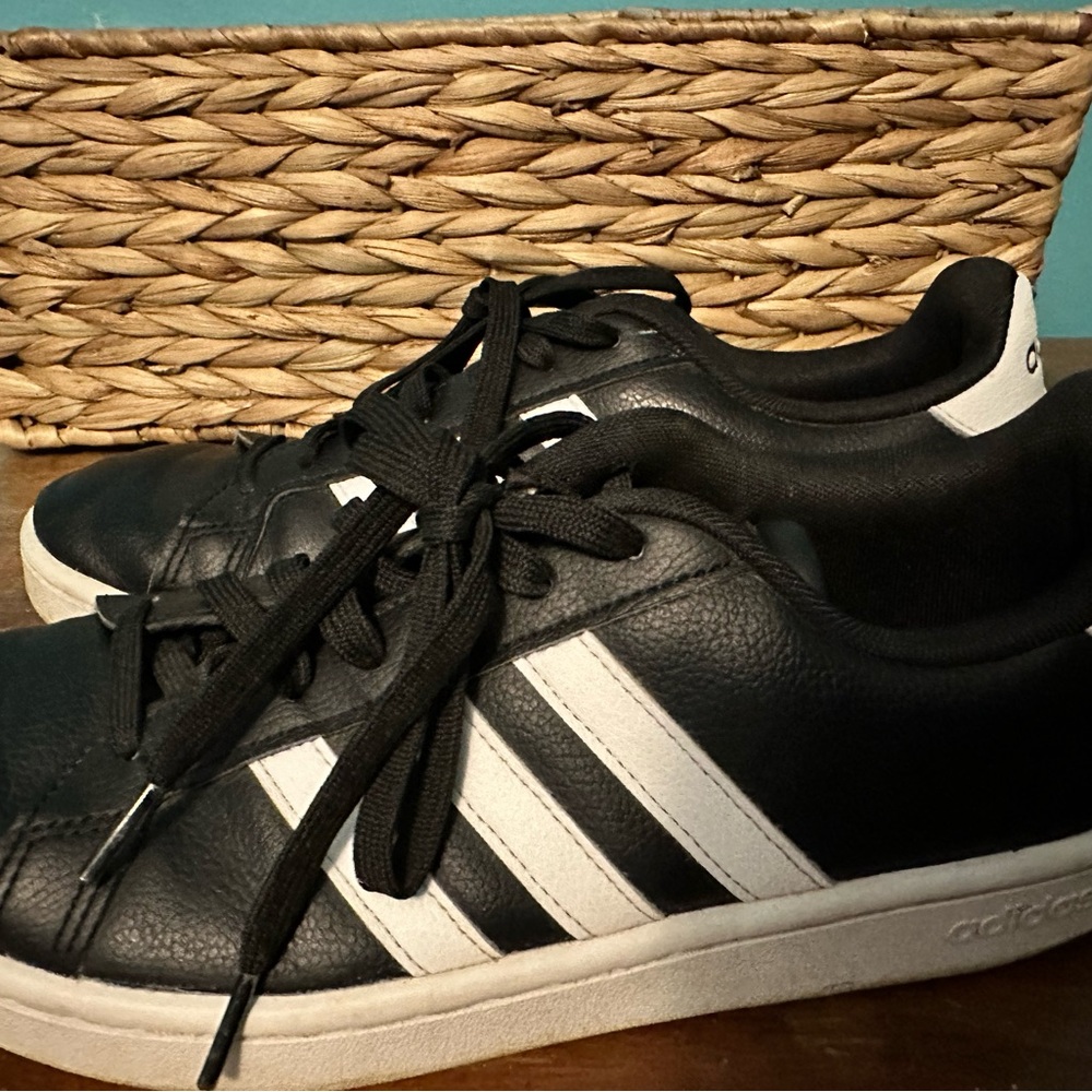 adidas Black and White Low-Top Sneakers - Picture 4 of 7